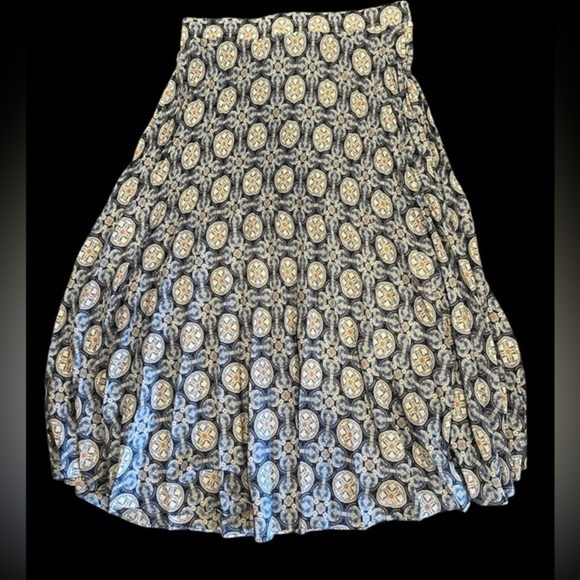 Pleated Max Studio skirt - Picture 2 of 4